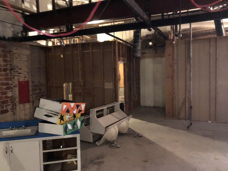 More Photos Of 315 W 3rd St N, Newton Office For Sale