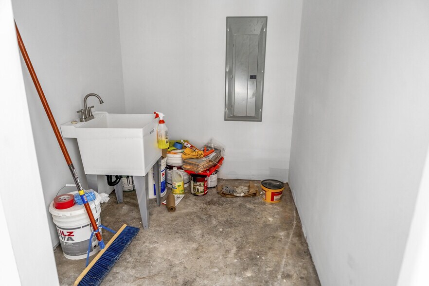 More Photos Of 7950 Garfield Ave, Bell Gardens Warehouse For Sale