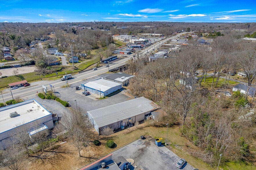 More Photos Of 100 Hillcrest Dr, Laurens General Retail For Lease