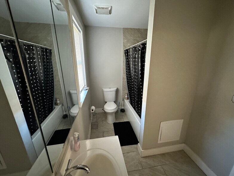 More Photos Of 11239 Superior Ave, Cleveland General Retail For Sale