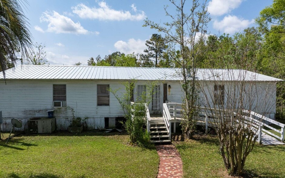 More Photos Of 7601 133rd Rd, Live Oak Assisted Living For Sale