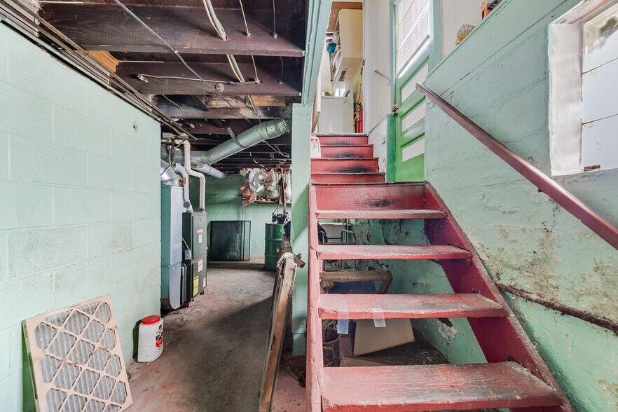 More Photos Of 5543 State Rd, Parma Freestanding For Sale