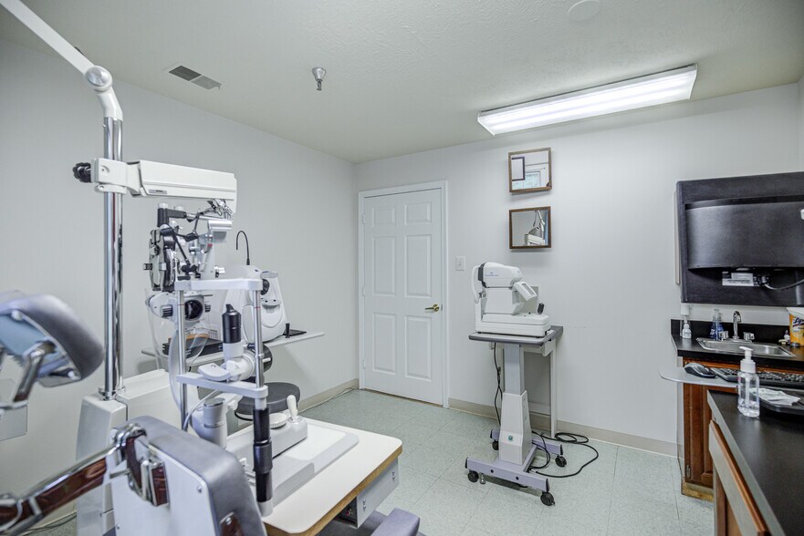 More Photos Of 731 Walker Rd, Great Falls Medical For Sale