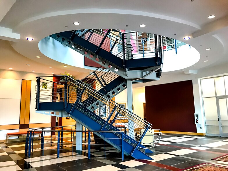 More Photos Of 2550 Interstate Dr, Harrisburg Office For Lease