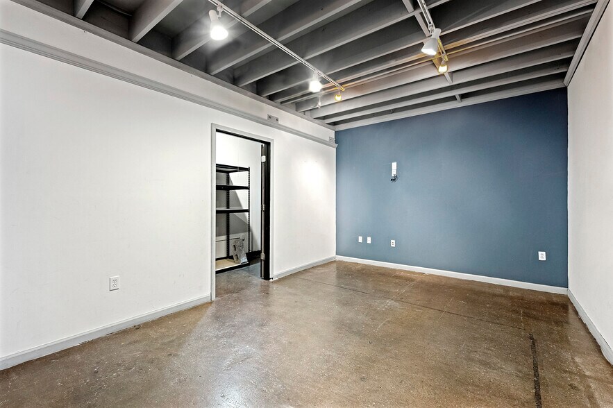 More Photos Of 949 W Marietta St NW, Atlanta Office Residential For Sale