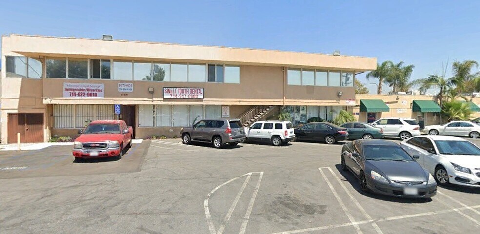 More Photos Of 1104-1106 E 17th St, Santa Ana General Retail For Lease