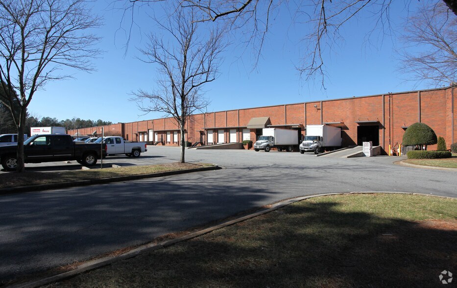 More Photos Of 621 Hurricane Shoals Rd, Lawrenceville Warehouse For Lease
