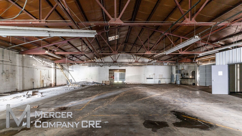 More Photos Of 920 W Skelly Dr, Tulsa Manufacturing For Sale