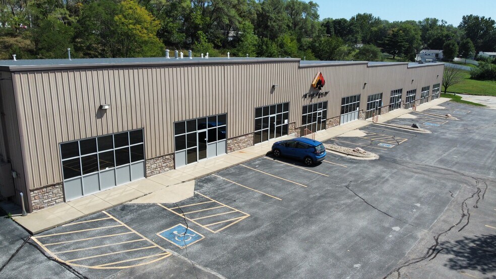 More Photos Of 2201 Thurston Cir, Bellevue Research And Development For Lease