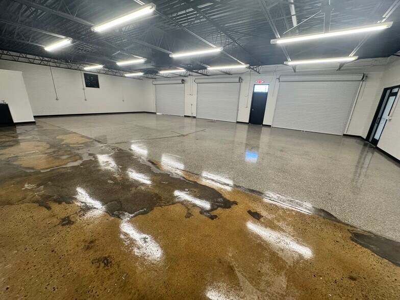 More Photos Of 2502-2504 English Rd, High Point Freestanding For Lease