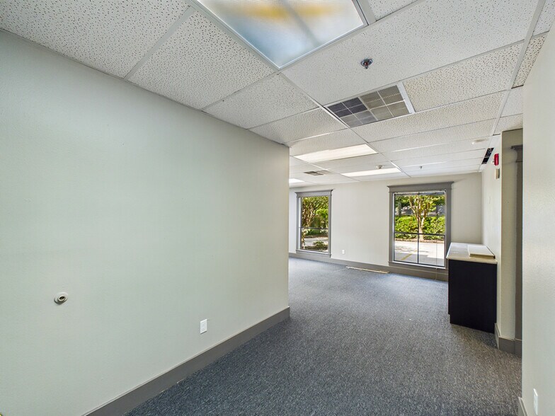 More Photos Of 25222 Glen Loch Dr, Spring Coworking Space