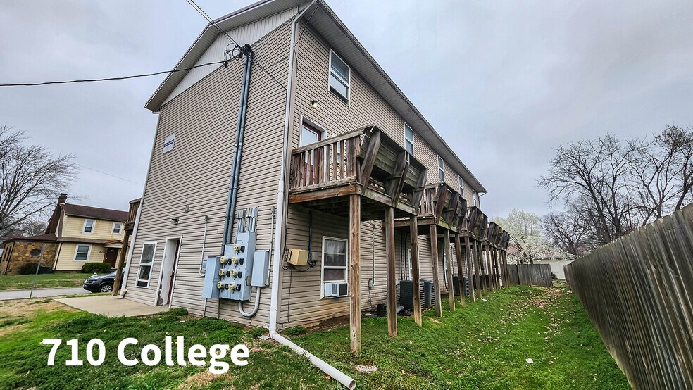 More Photos Of 600 S Washington St, Carbondale Apartments For Sale