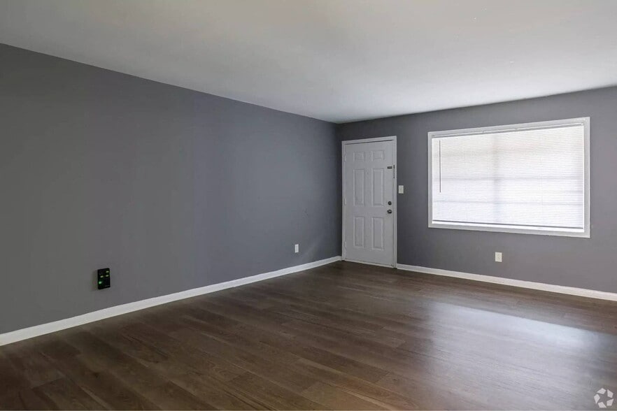 More Photos Of 1988 Plaza Ln SW, Atlanta Apartments For Sale