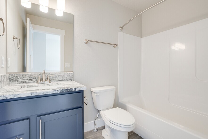 More Photos Of 2924 NW 16th St, Battle Ground Apartments For Sale