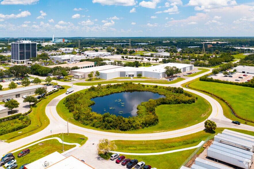 More Photos Of 9700-9704 Solar Dr, Tampa Warehouse For Lease