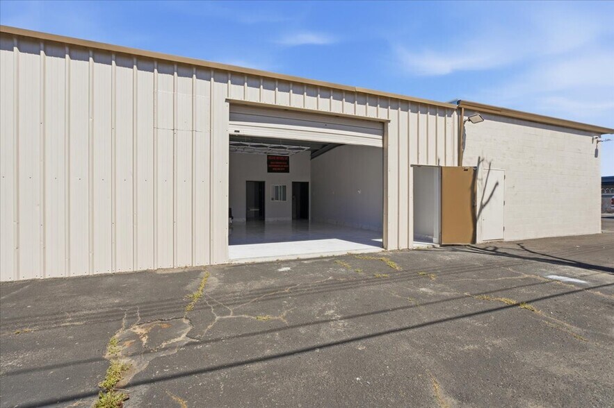 More Photos Of 4554 Auburn Blvd, Sacramento Auto Dealership For Sale