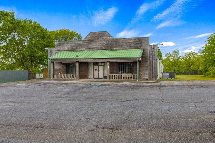 More Photos Of 405 Pearman Dairy Rd, Anderson Freestanding For Sale