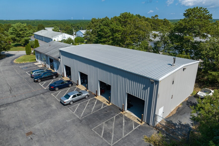 More Photos Of 7 Colonel Dr, Bourne Auto Repair For Sale