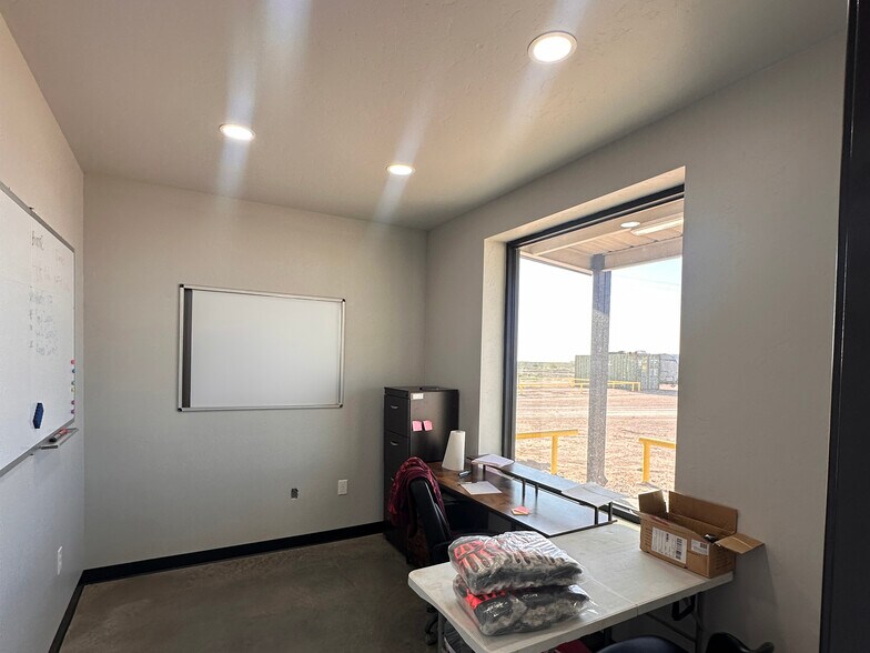 More Photos Of 482 County Road 132, Pecos Manufacturing For Lease