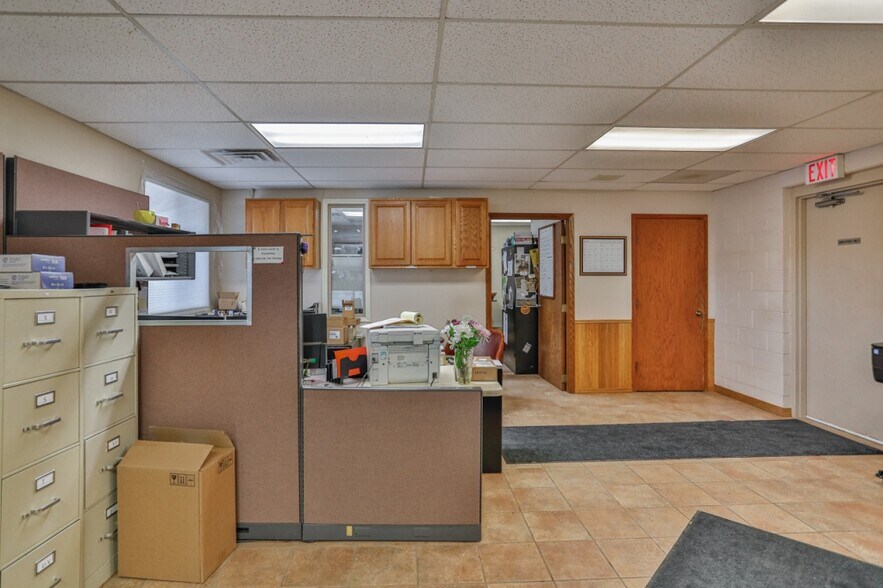 More Photos Of 711 3rd St, Marathon Manufacturing For Sale