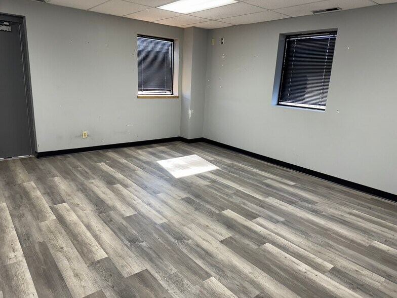 More Photos Of 238 Alexander Ave, Ames Distribution For Lease