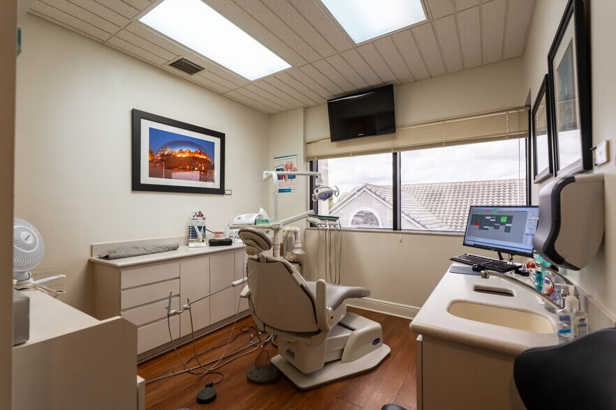 More Photos Of 1704-1726 N University Dr, Coral Springs Medical For Sale