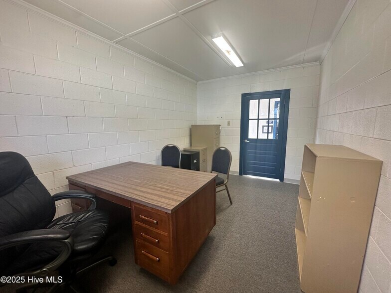 More Photos Of 2900 Bridges St, Morehead City Office For Lease