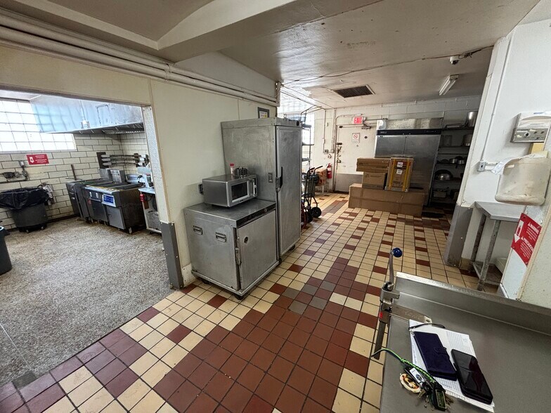 More Photos Of 180 Wooster Rd N, Barberton Restaurant For Sale