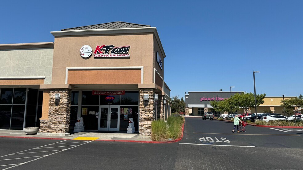 More Photos Of 380-446 Harding Blvd, Roseville Unknown For Lease