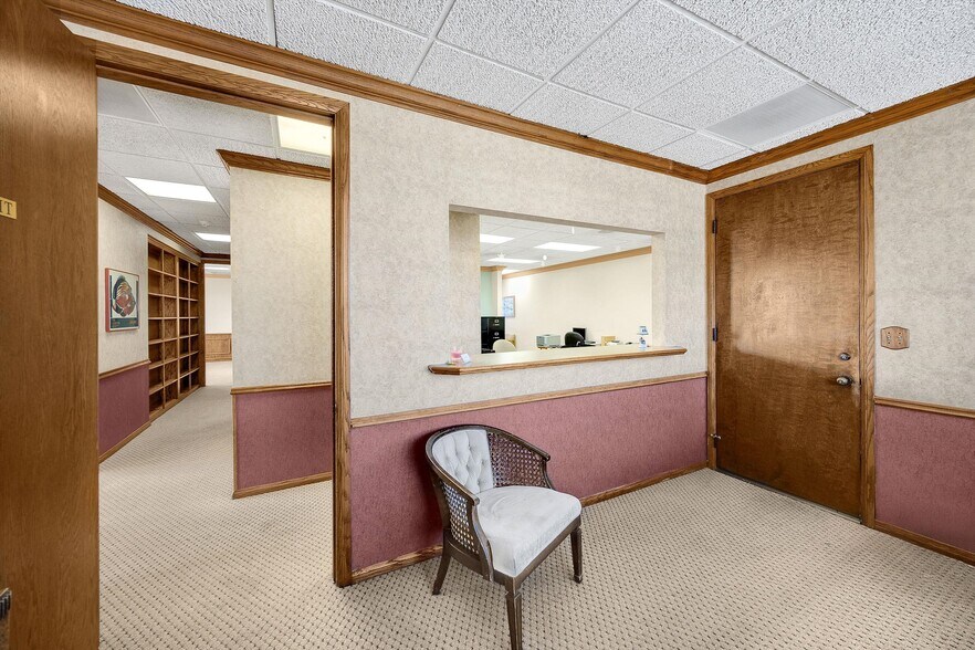More Photos Of 940 W 17th St, Santa Ana Unknown For Lease