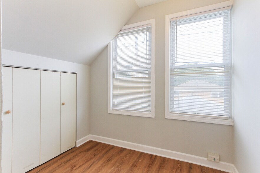 More Photos Of 6046 W Giddings, Chicago Apartments For Sale