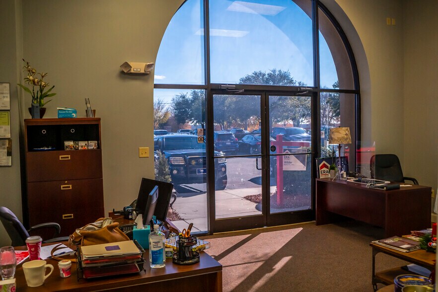 More Photos Of 5078 sunset Blvd, Lexington Medical For Sale