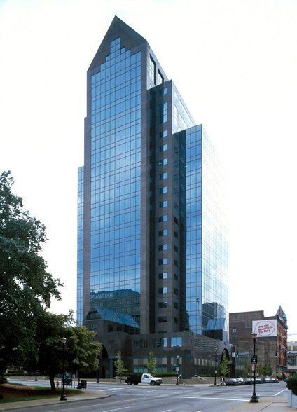 More Photos Of 220 W Main St, Louisville Office For Lease