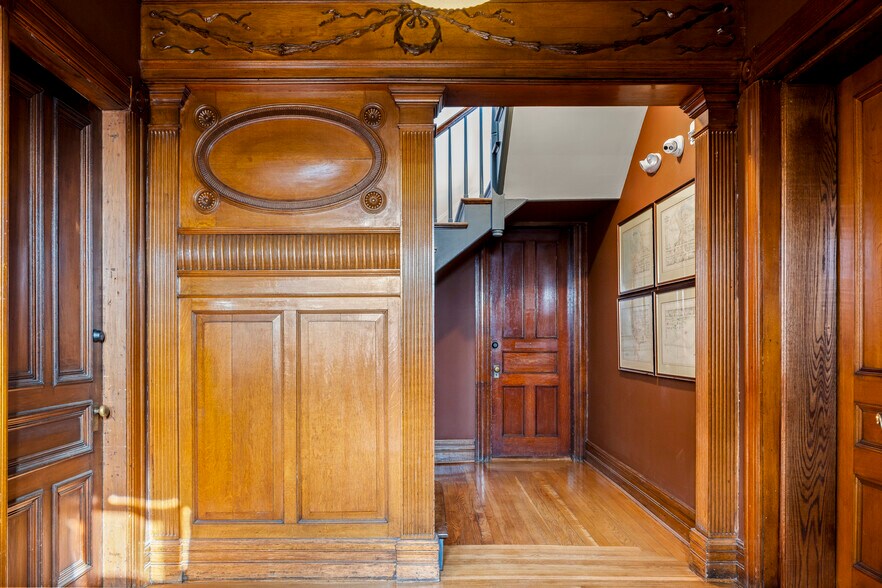 More Photos Of 420 Warren St, Hudson Office For Sale