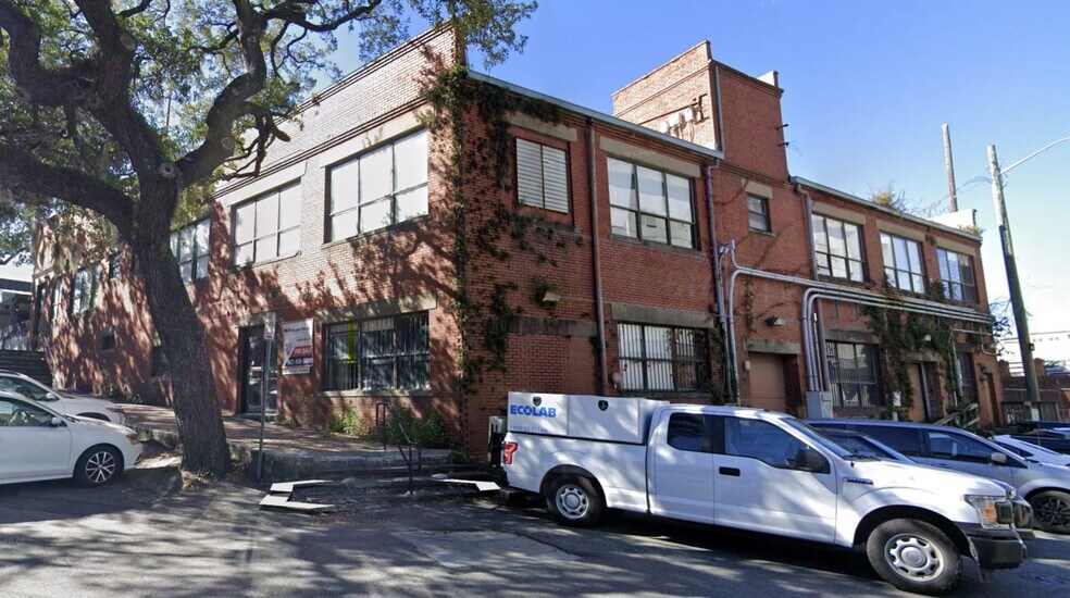 More Photos Of 3 Martin Luther King Jr Blvd, Savannah Restaurant For Sale