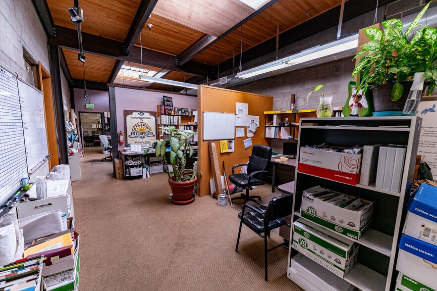 More Photos Of 5135-5145 E 38th Ave, Denver Warehouse For Sale