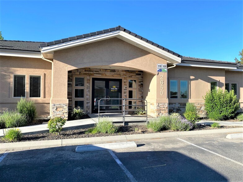More Photos Of 2650 S Eagle Rd, Meridian Medical For Lease