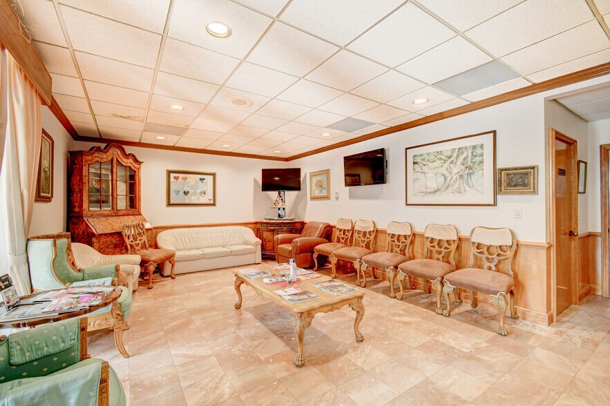 More Photos Of 2314 Seacrest Blvd, Boynton Beach Medical For Lease