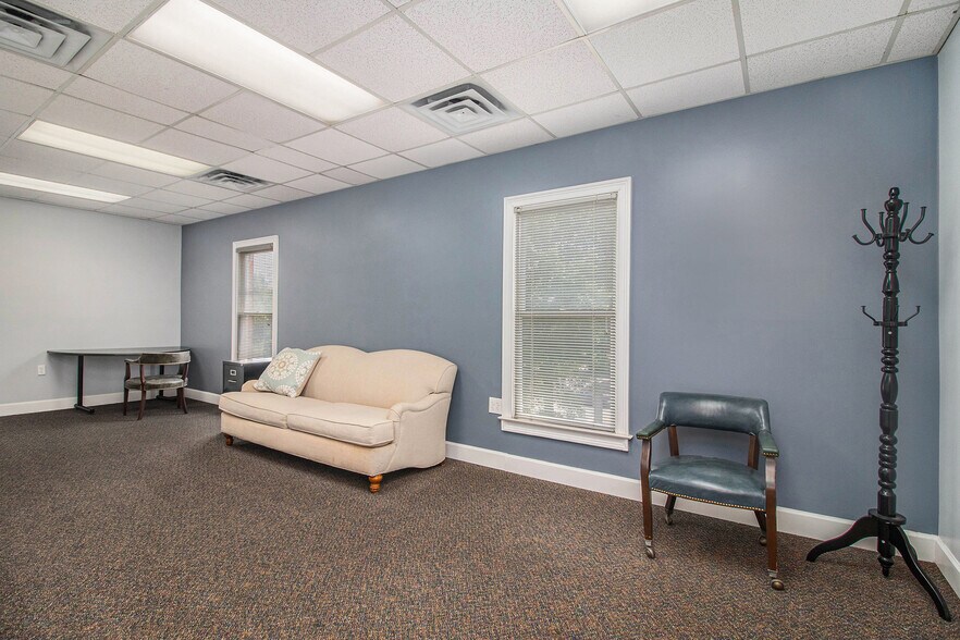 More Photos Of 1580 Warsaw Rd, Roswell Office For Sale