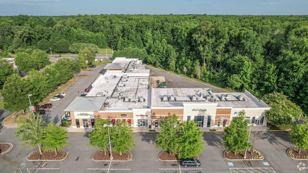 More Photos Of 236 Carmichael Way, Chesapeake General Retail For Lease