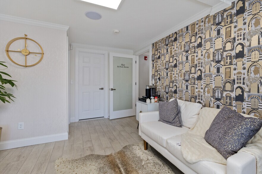 More Photos Of 712 Main St, Hyannis Storefront Retail Office For Sale