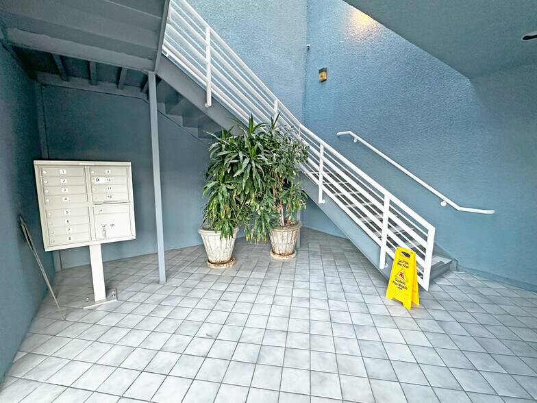 More Photos Of 24372 Vanowen St, Canoga Park Unknown For Lease