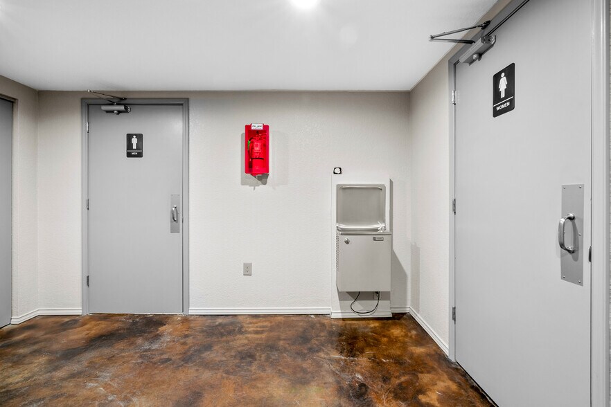 More Photos Of 804 N State St, Tacoma Religious Facility For Sale