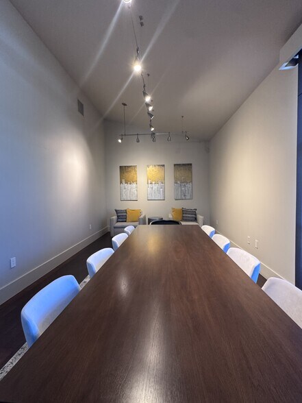 More Photos Of 16111 Via Shavano, San Antonio Office For Lease