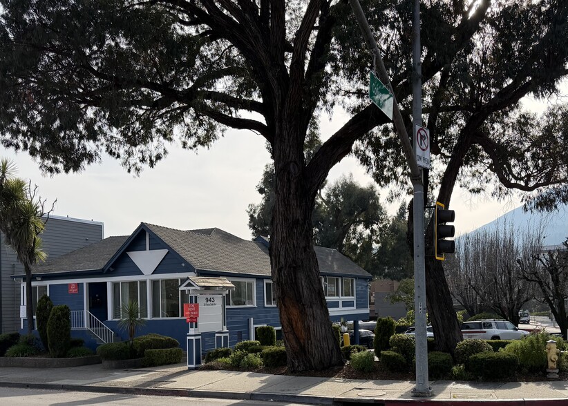 More Photos Of 943 Sir Francis Drake Blvd, Greenbrae Freestanding For Lease