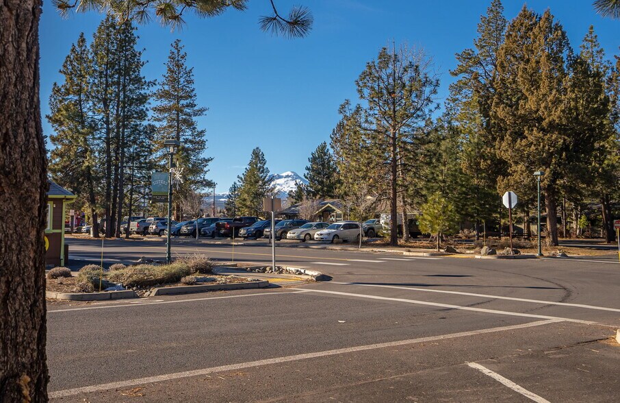 More Photos Of 392 W Main Ave, Sisters Medical For Sale