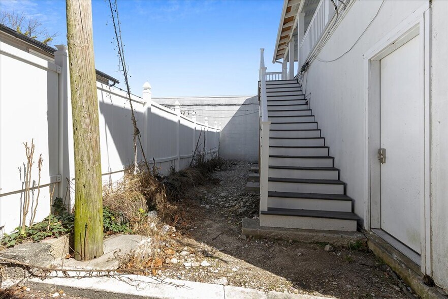 More Photos Of 205 Philadelphia Ave, Egg Harbor City Apartments For Sale