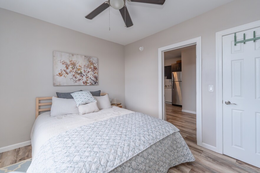 More Photos Of 666 Broadway, Kingston Storefront Retail Residential For Sale