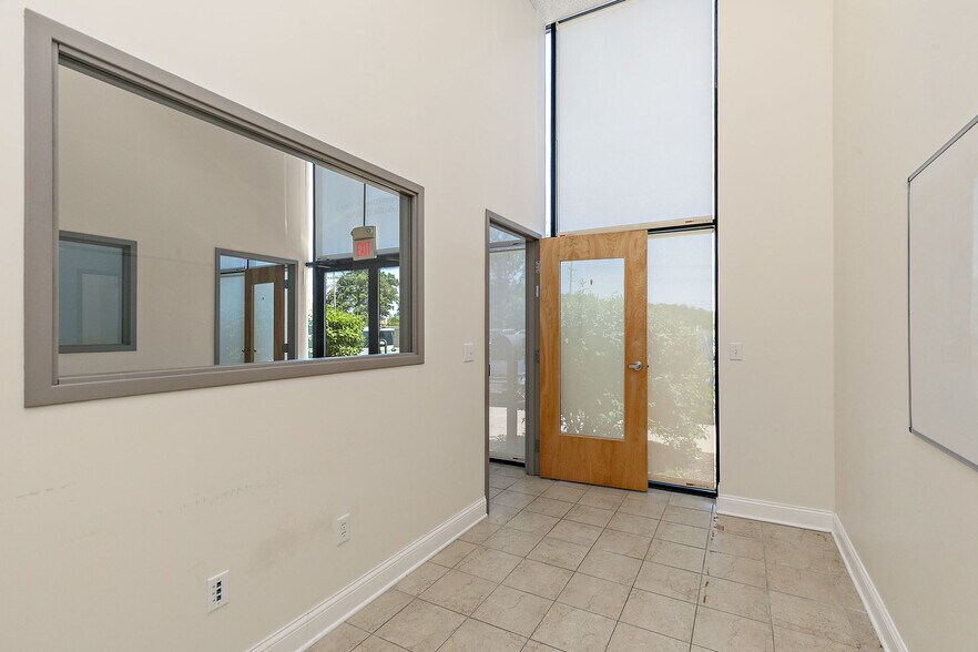 More Photos Of 129 Commercial Dr, Yorkville General Retail For Lease