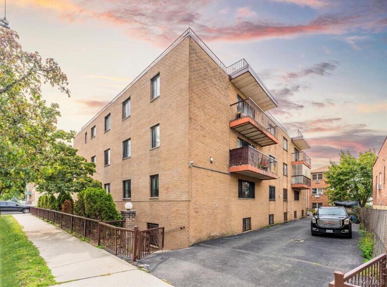 Primary Photo Of 12215 25th Rd, Flushing Specialty For Sale